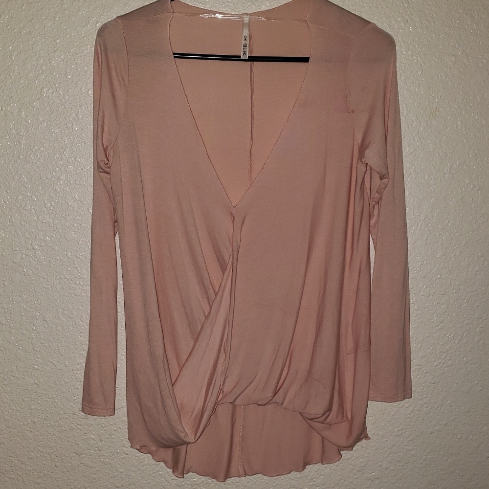 Soft Pink V-Neck Top - Picture 3 of 8